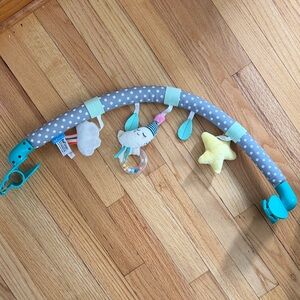 Universal baby toy bar